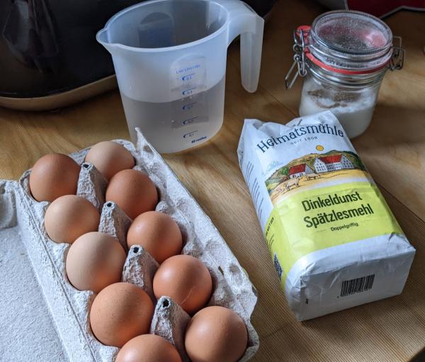 20220205_kaesespaetzle1_zutaten.jpg