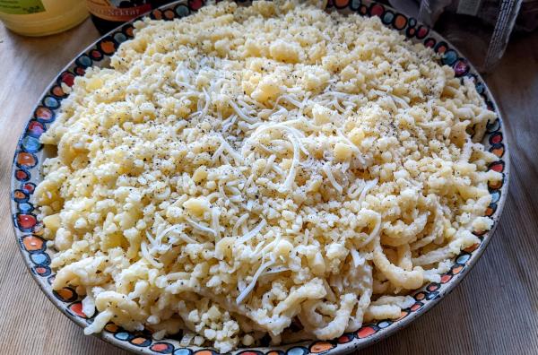 20220205_kaesespaetzle6_vorbereitung_fertig.jpg