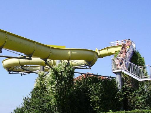 640px-zapfendorf-rutsche.jpg