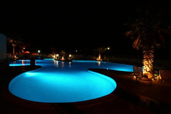 korsika_pool_by_night.jpg