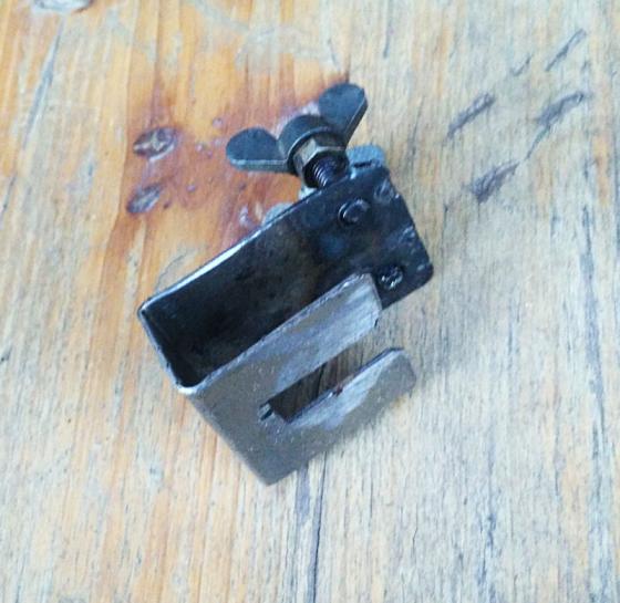 schaltzug_klammer_von_unten.jpg